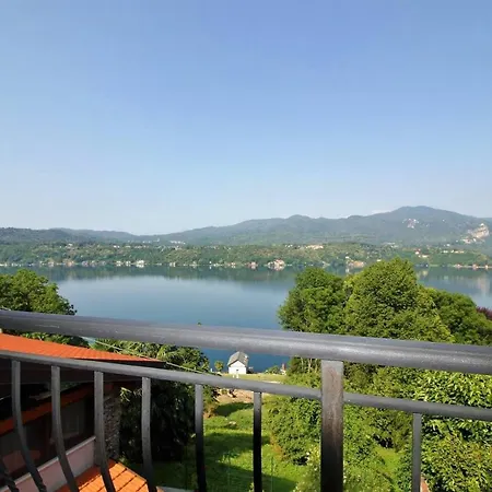 Giglio Flat With Wonderful View And Jacuzzi Apartament *