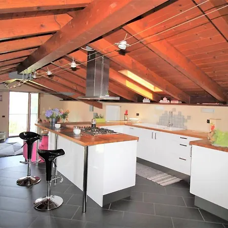 Giglio Flat With Wonderful View And Jacuzzi Apartament